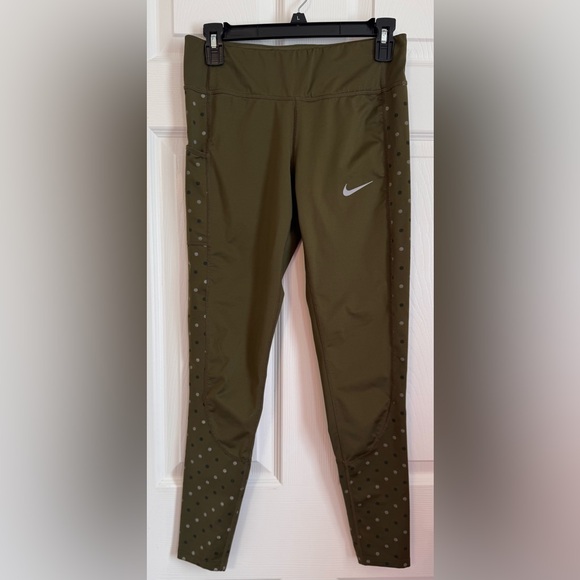 Nike Pants - EUC Nike Dri Fit Activewear Leggings with Pockets • Green with Dots